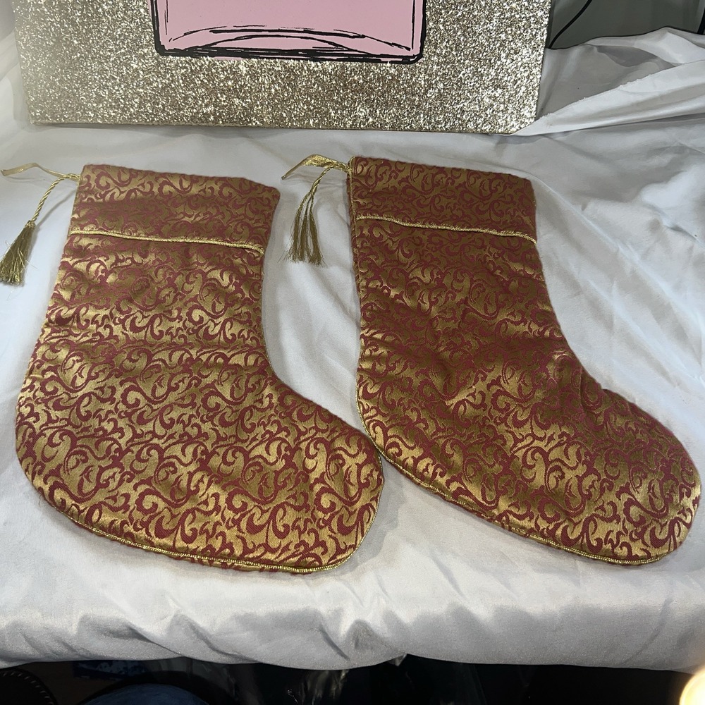 2 VILLA BACCI BURGUNDY & GOLD TAPESTRY 17x 10 INCH MATCHING CHRISTMAS STOCKINGS